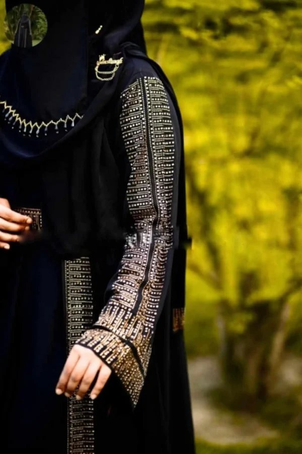 Abhaya Set with Hijab – মার্জিত ও স্টাইলিশ ডিজাইন