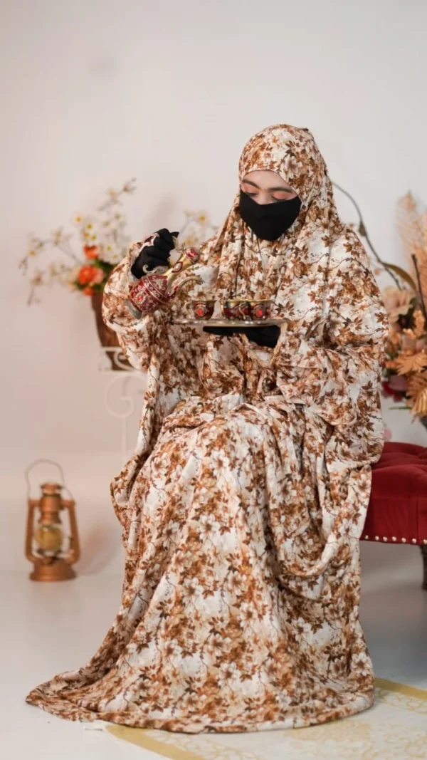 Salah Long Khimar