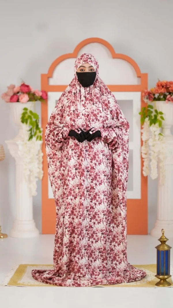 Salah Long Khimar