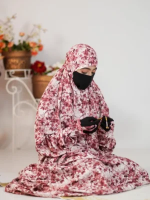 Salah Long Khimar